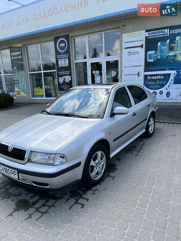 Ліфтбек Skoda Octavia 1999 в Самборі