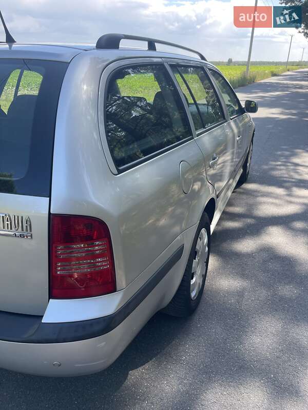 Универсал Skoda Octavia 2001 в Бородянке