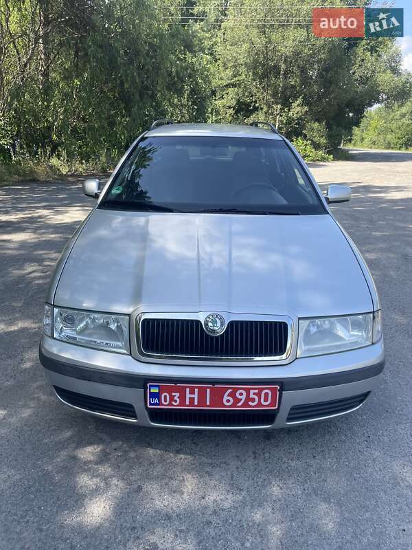 Универсал Skoda Octavia 2001 в Бородянке