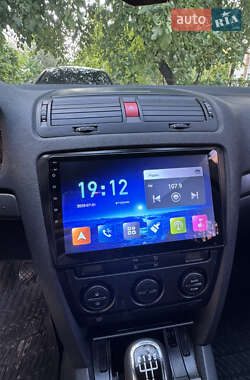 Лифтбек Skoda Octavia 2004 в 