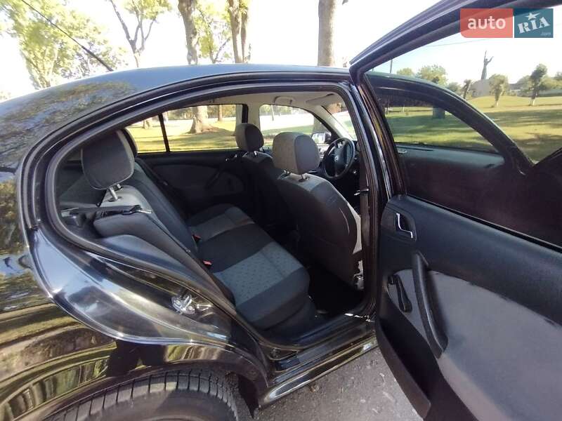 Лифтбек Skoda Octavia 2001 в Теофиполе