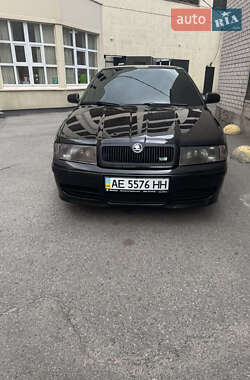 Ліфтбек Skoda Octavia 2003 в Дніпрі