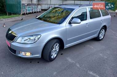 Універсал Skoda Octavia 2012 в Сумах