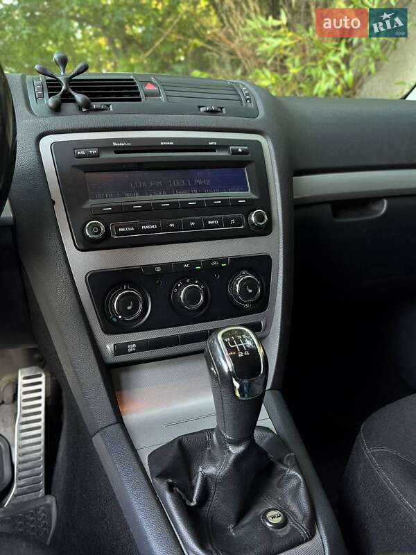 Лифтбек Skoda Octavia 2012 в Березане