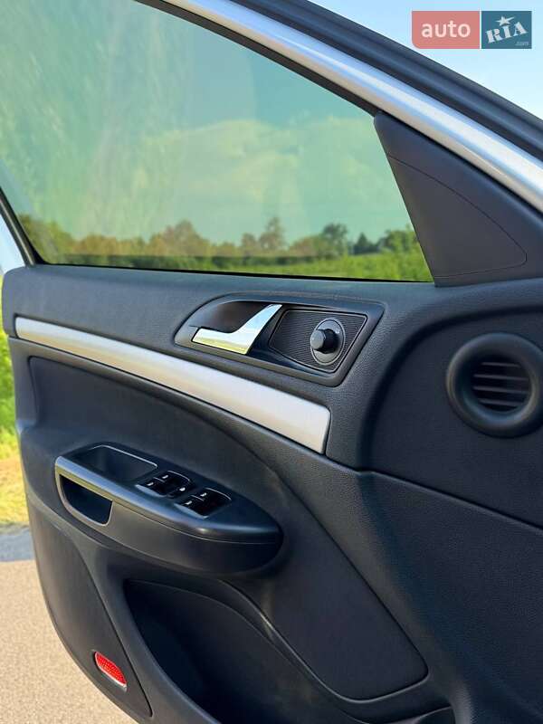 Лифтбек Skoda Octavia 2012 в Березане