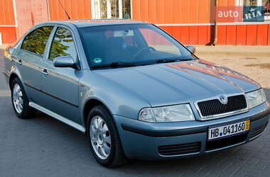 Лифтбек Skoda Octavia 2004 в 