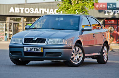 Лифтбек Skoda Octavia 2004 в 
