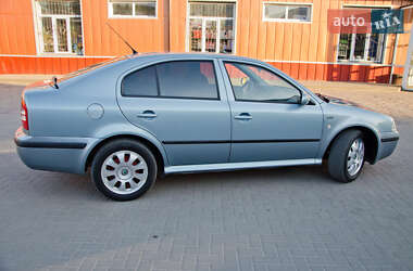 Лифтбек Skoda Octavia 2004 в 