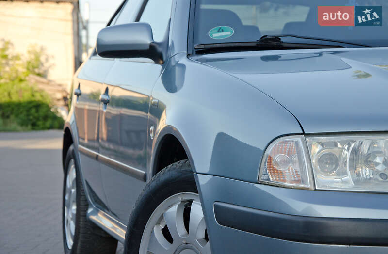 Лифтбек Skoda Octavia 2004 в Сарнах