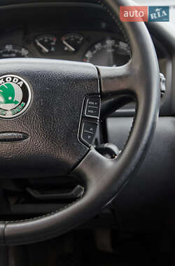 Лифтбек Skoda Octavia 2004 в 