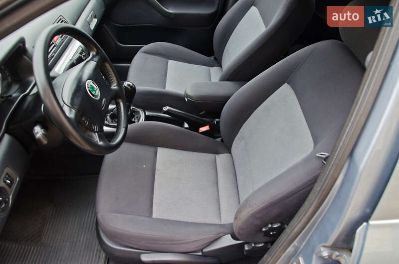 Лифтбек Skoda Octavia 2004 в Сарнах