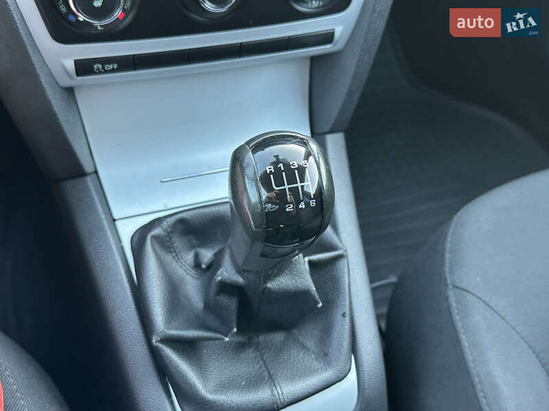 Универсал Skoda Octavia 2009 в Полтаве