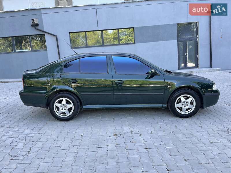 Лифтбек Skoda Octavia 2001 в Каменец-Подольском