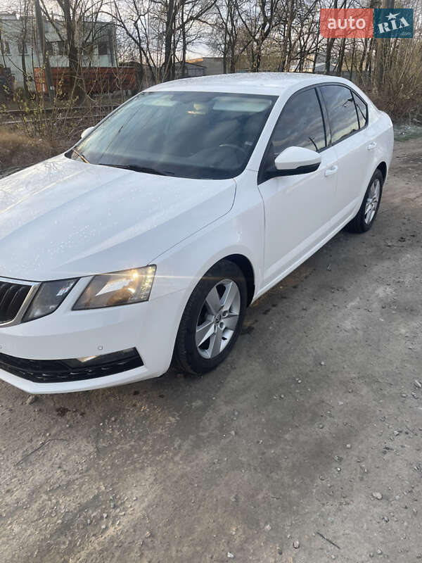 Лифтбек Skoda Octavia 2018 в Львове