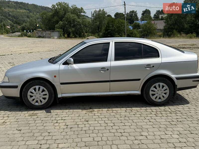 Лифтбек Skoda Octavia 1999 в Ивано-Франковске