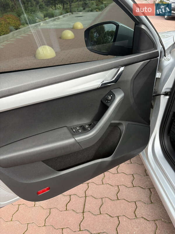 Універсал Skoda Octavia 2016 в Чернівцях