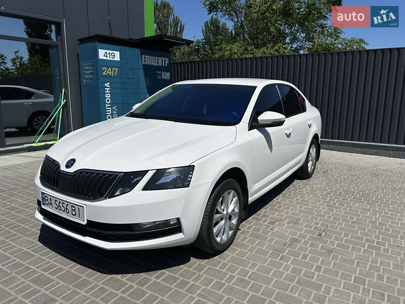 Лифтбек Skoda Octavia 2017 в Кропивницком