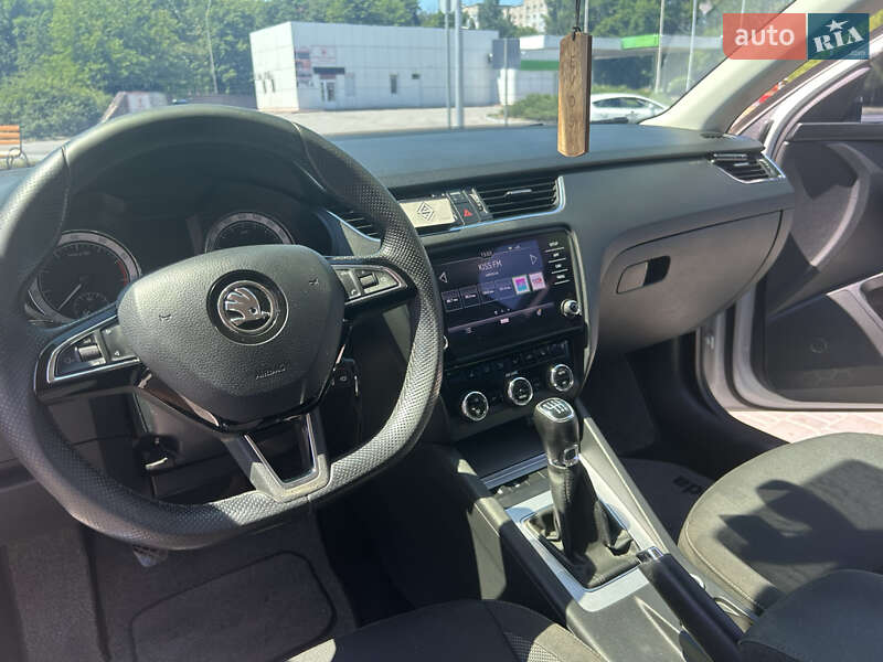 Лифтбек Skoda Octavia 2017 в Кропивницком