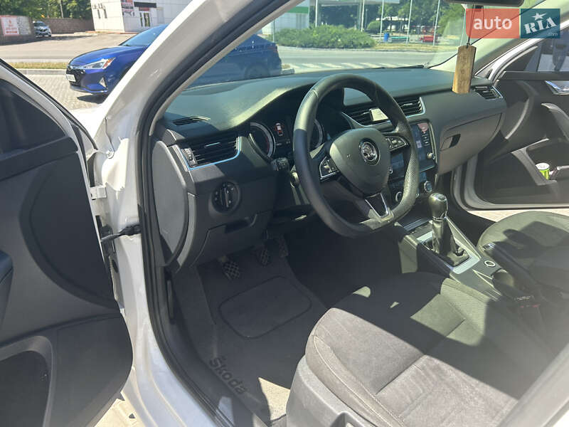 Лифтбек Skoda Octavia 2017 в Кропивницком