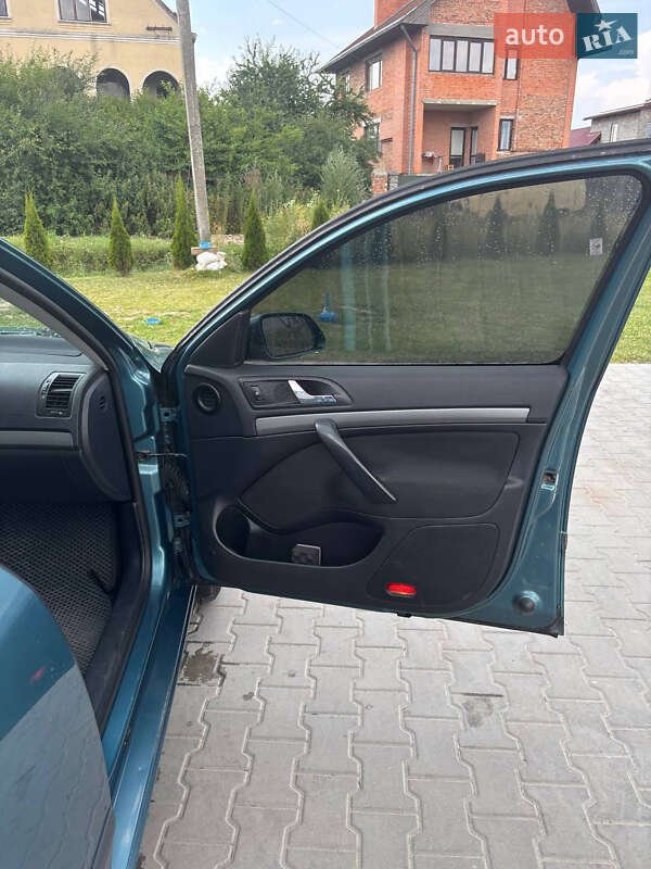 Лифтбек Skoda Octavia 2008 в Львове