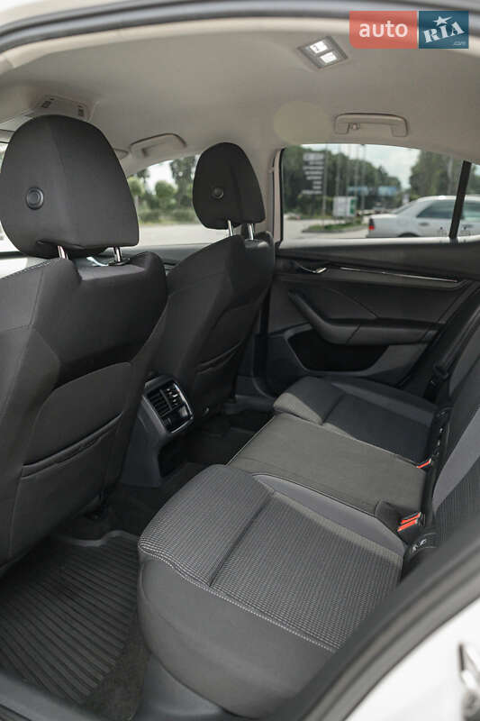 Лифтбек Skoda Octavia 2021 в Львове