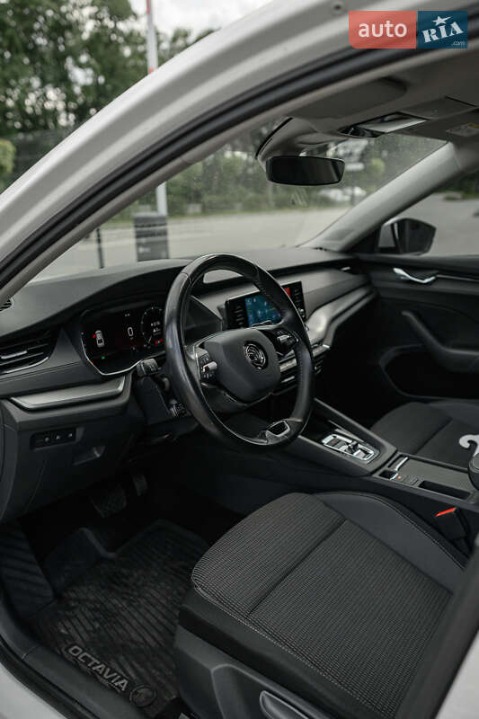 Лифтбек Skoda Octavia 2021 в Львове