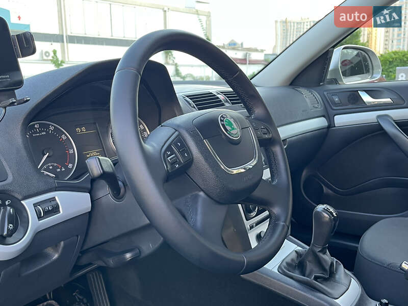 Лифтбек Skoda Octavia 2009 в Одессе
