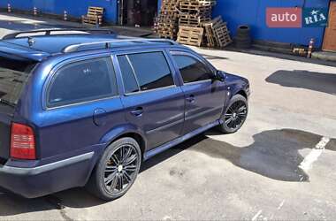 Универсал Skoda Octavia 2002 в 