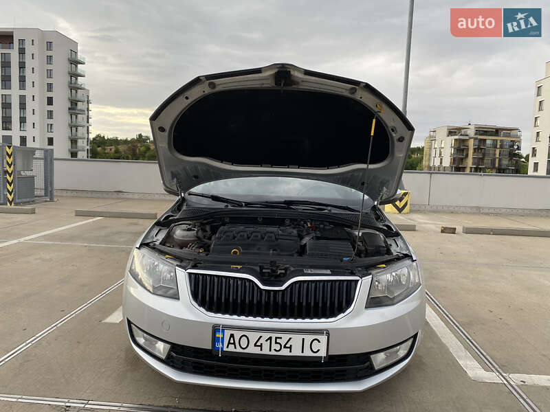 Універсал Skoda Octavia 2015 в Ужгороді