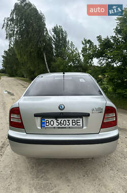 Лифтбек Skoda Octavia 2003 в 