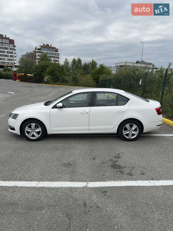 Лифтбек Skoda Octavia 2018 в Ужгороде