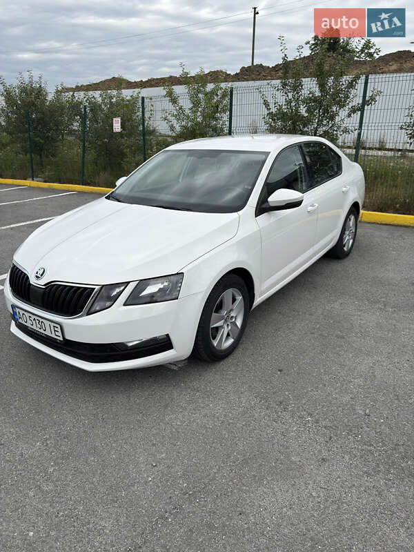 Лифтбек Skoda Octavia 2018 в Ужгороде