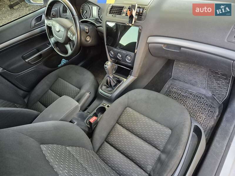 Лифтбек Skoda Octavia 2012 в Никополе