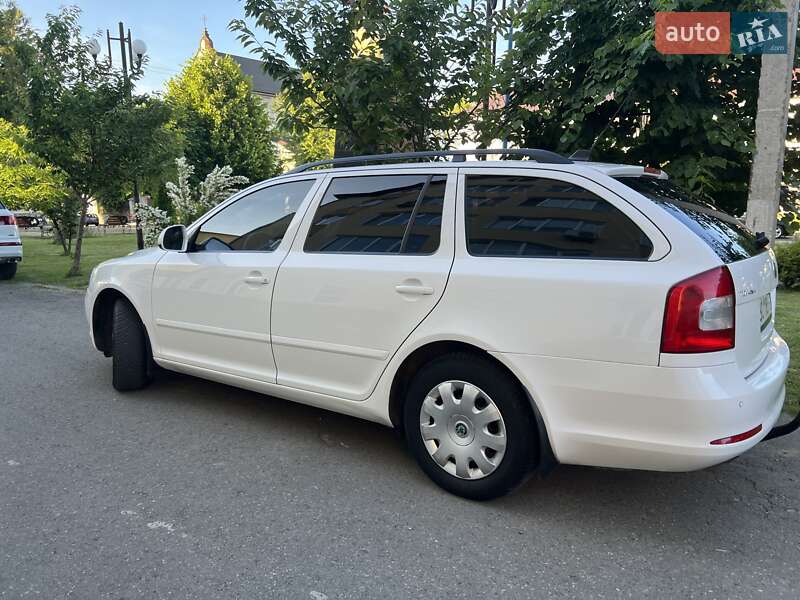 Универсал Skoda Octavia 2012 в Самборе