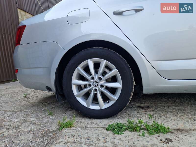 Лифтбек Skoda Octavia 2015 в Полтаве