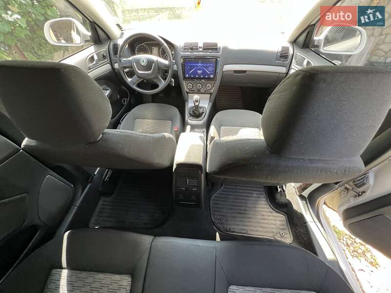 Универсал Skoda Octavia 2012 в Самборе