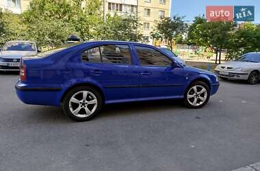 Ліфтбек Skoda Octavia 2002 в Києві