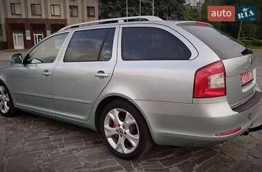 Универсал Skoda Octavia 2010 в 
