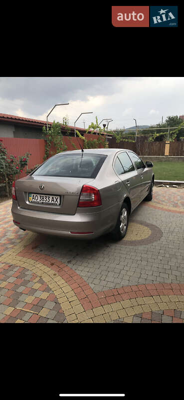 Седан Skoda Octavia 2010 в Ужгороде
