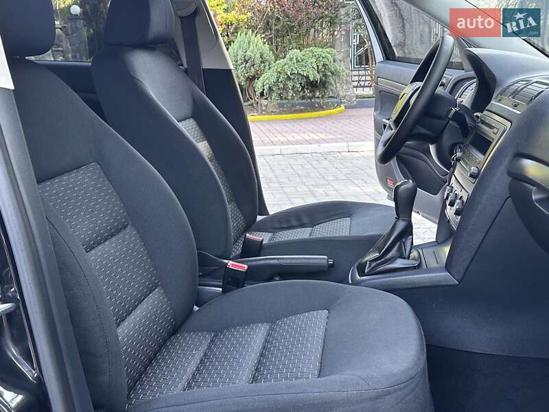 Універсал Skoda Octavia 2011 в Дрогобичі