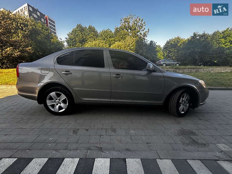 Лифтбек Skoda Octavia 2010 в Львове фото 3 Лифтбек Skoda Octavia 2010 в Львове