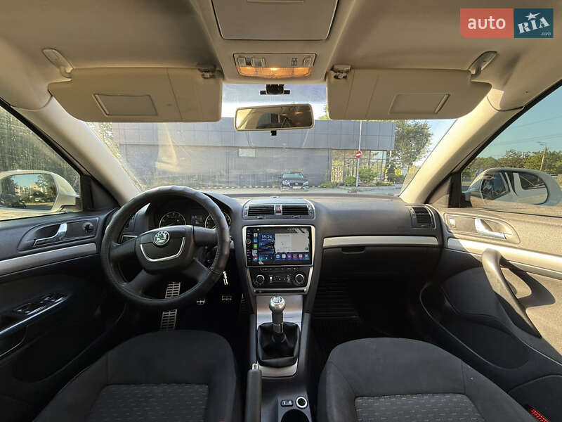 Ліфтбек Skoda Octavia 2010 в Дніпрі