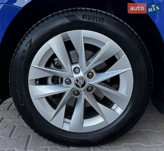 Лифтбек Skoda Octavia 2021 в Киеве