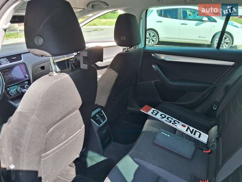 Универсал Skoda Octavia 2020 в Бориславе