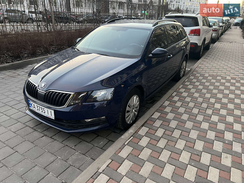 Универсал Skoda Octavia 2017 в Ирпене