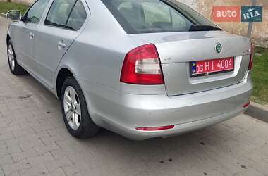 Лифтбек Skoda Octavia 2012 в 