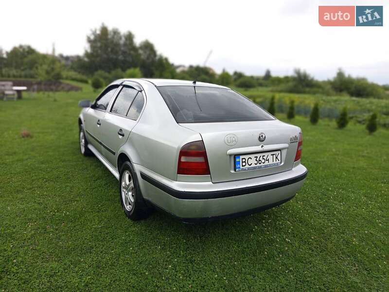 Ліфтбек Skoda Octavia 1999 в Новояворівську