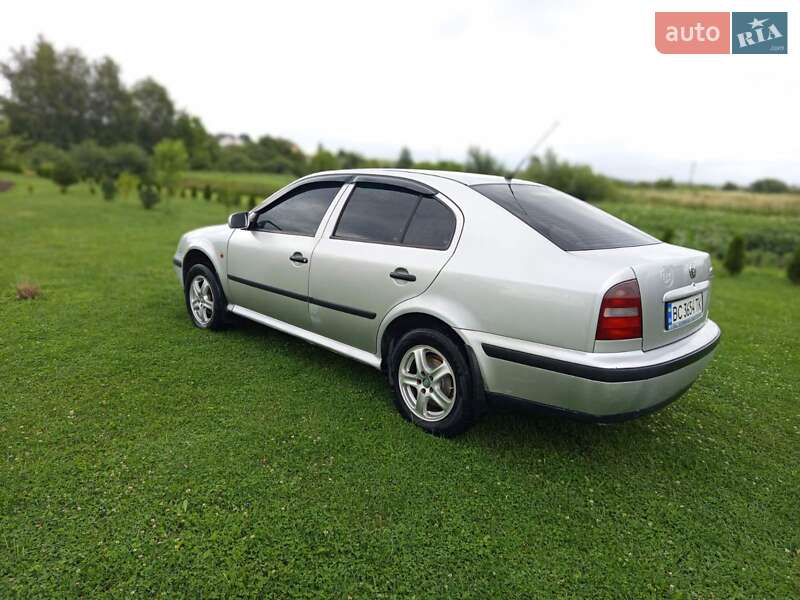 Ліфтбек Skoda Octavia 1999 в Новояворівську