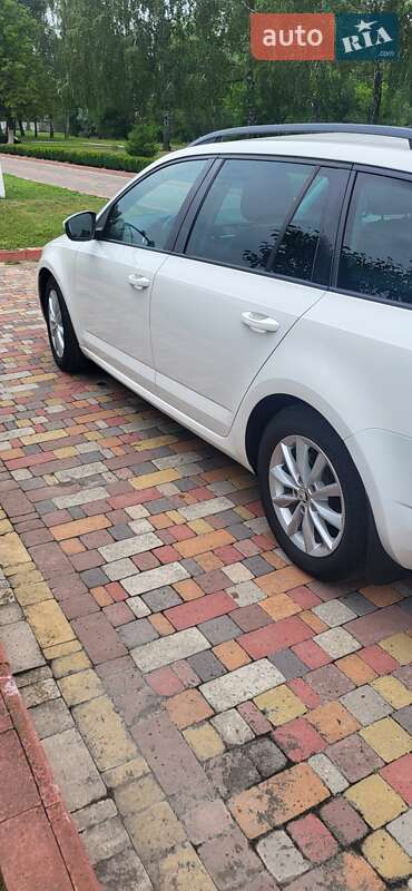 Универсал Skoda Octavia 2014 в Миргороде