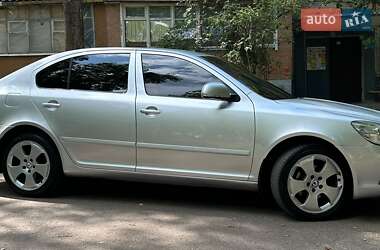 Лифтбек Skoda Octavia 2012 в 